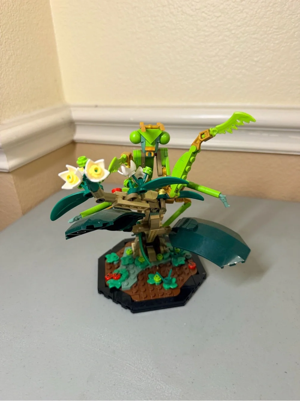 LEGO Ideas The Insect Collection (set #21342)